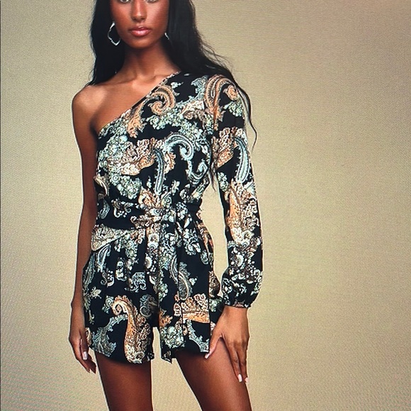 New! LULUS Romper Field Of View Black Paisley Print One-Shoulder Tie-Front - Picture 1 of 14
